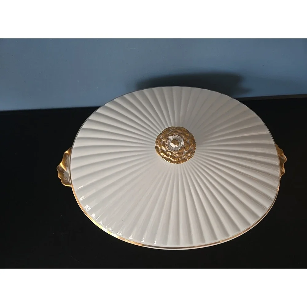 Vintage Porcelain Golden Heirloom - Oval Covered Casserole Oven To Table‎